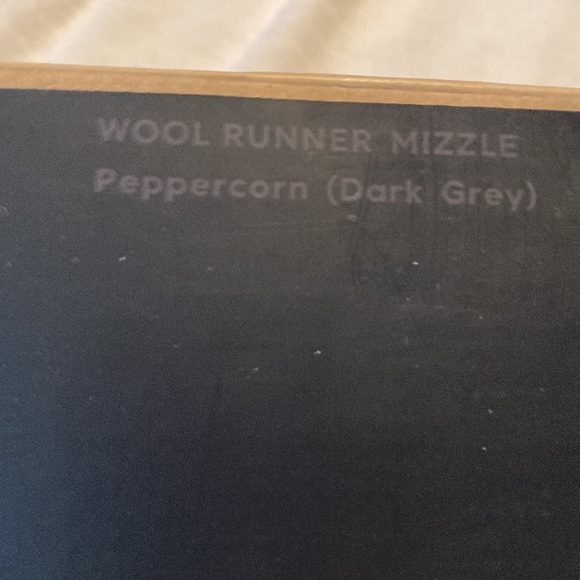 NIB Allbirds womens size 10 runner shoes New Condition - Picture 10 of 12